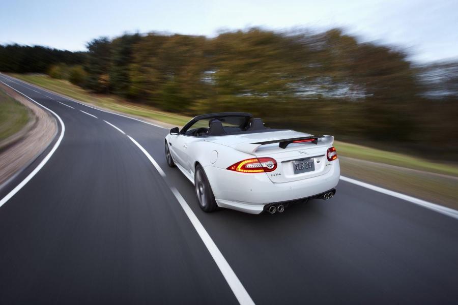 Jaguar XKR-S Convertible 2012 года  (фото 20 из 45)